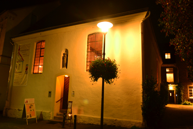 RE leuchtet